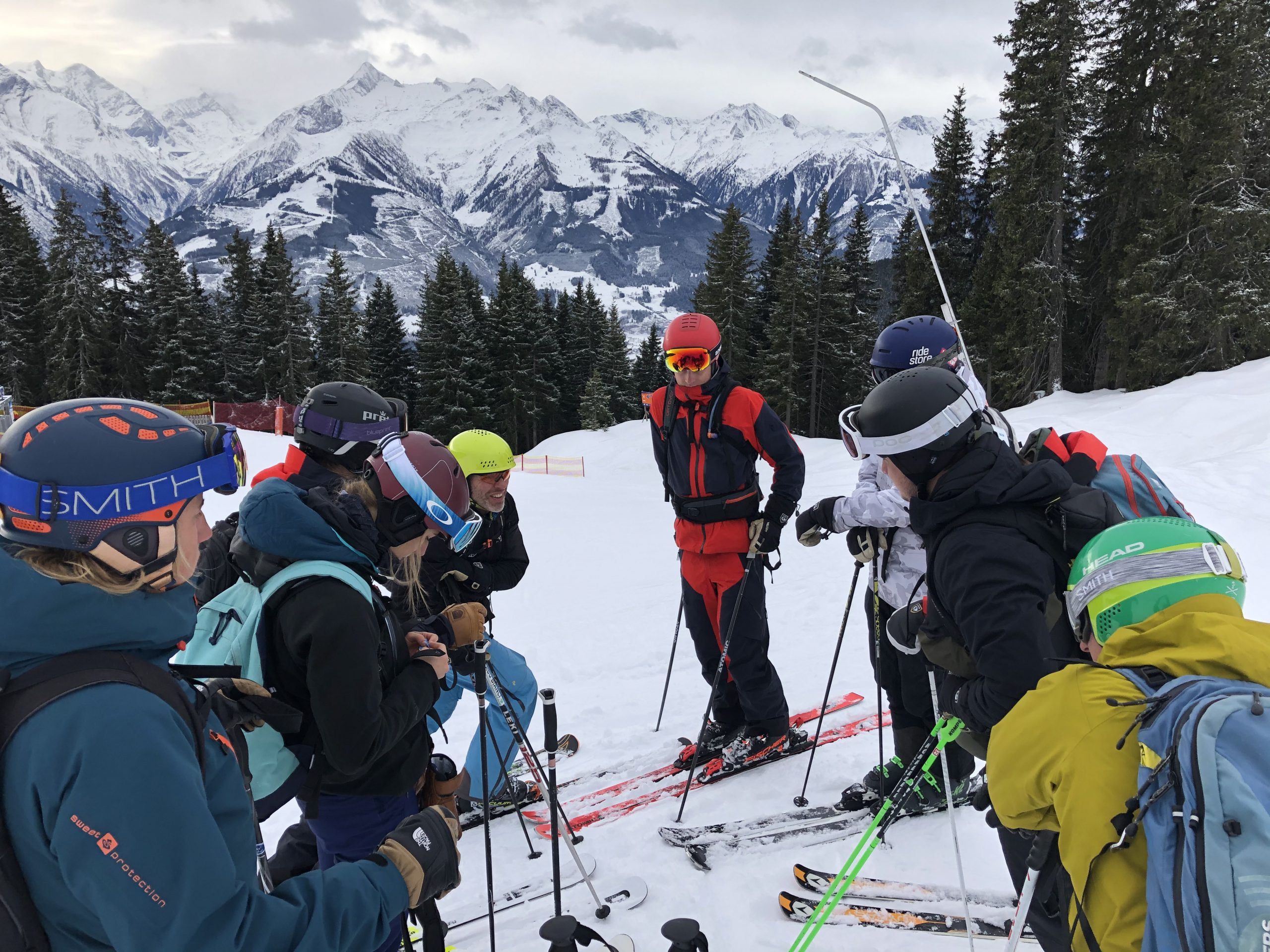 Jobs-ski-instructeur-snowboard-leraar-MBO4leisuresports